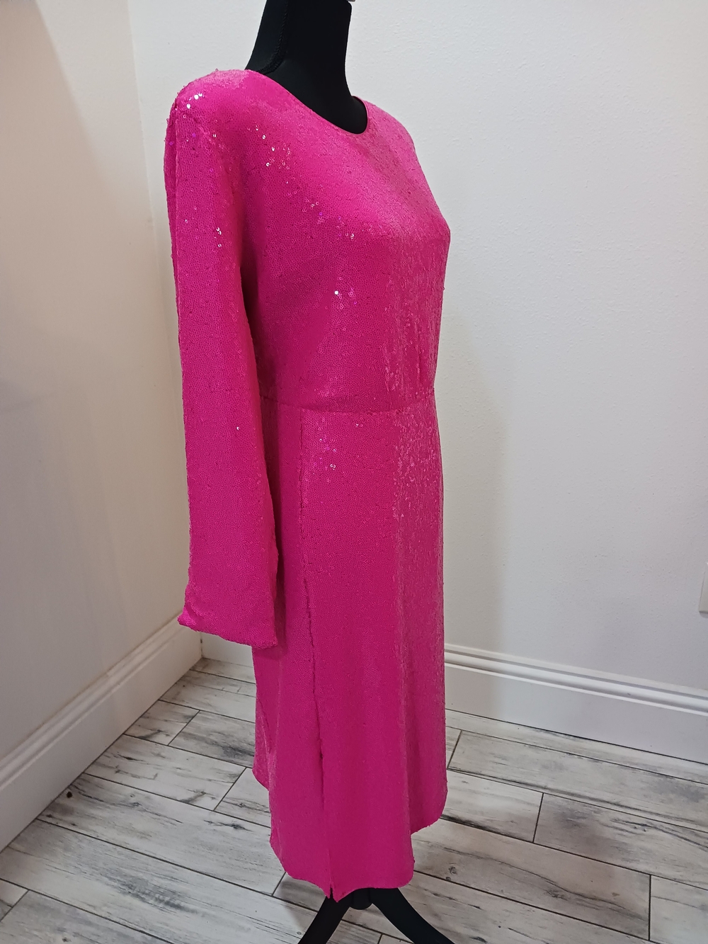 Plus-Size Hot Pink Sequin Midi Dress with Front Slit - Picture 4 of 10
